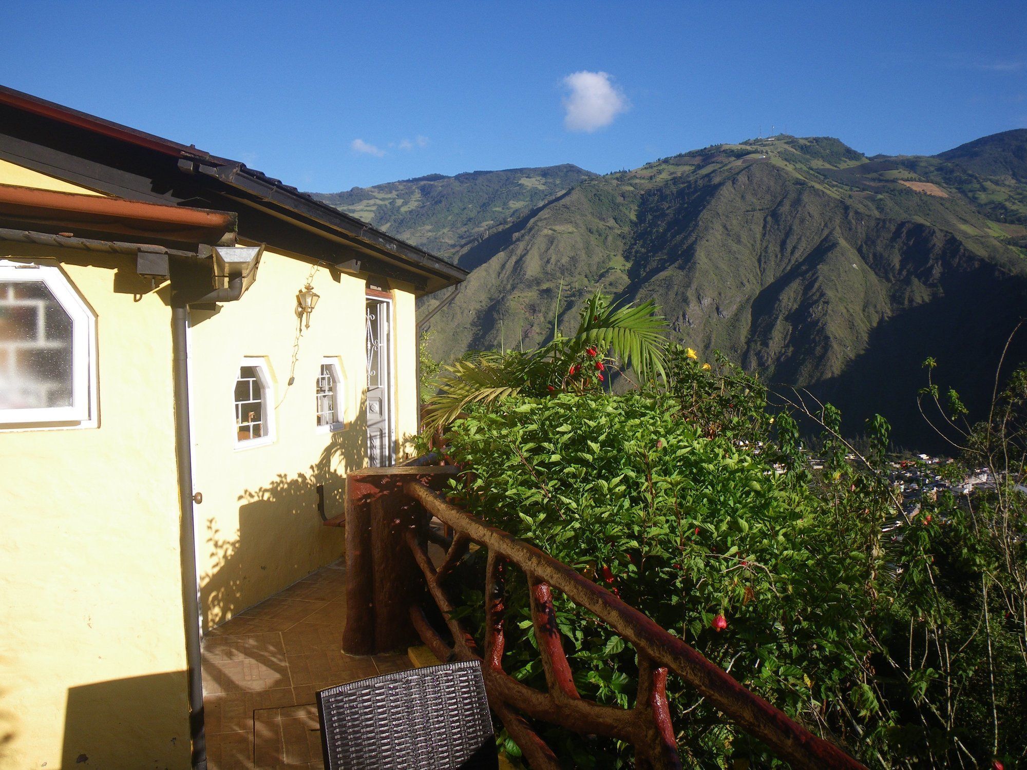 Hotel La Casa Amarilla Baños Esterno foto